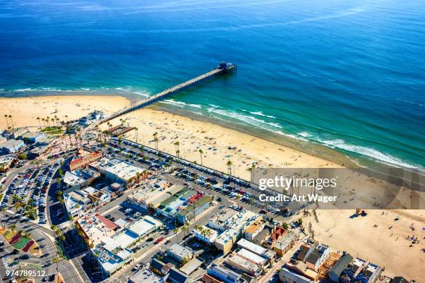 newport beach california desde arriba - perspectiva desde un helicóptero fotografías e imágenes de stock