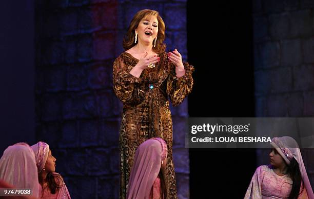Mayada Singer 15 Mayada Al Hinnawi Stock Photos, High-Res Pictures, and Images ...