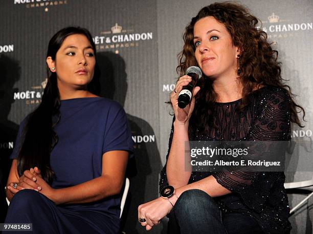 Actress Magaly Solier and director Claudia Llosa attend the press conference for the Oscar nominated film "La Teta Asustada" on March 5, 2010 in Los...