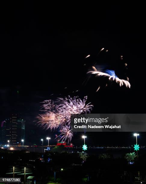 fireworks vi - uae national day - uae national day foto e immagini stock