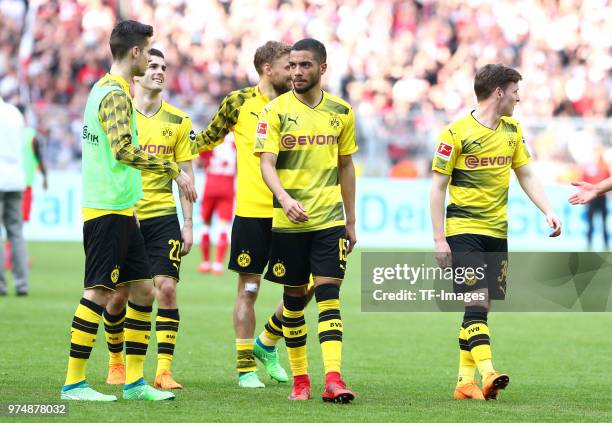 Julian Weigl of Dortmund, Christian Pulisic of Dortmund, Marcel Schmelzer of Dortmund, Jeremy Toljan of Dortmund and Sergio Gomez of Dortmund...