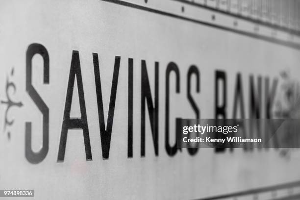 finance - saving for a rainy day englische redewendung stock-fotos und bilder