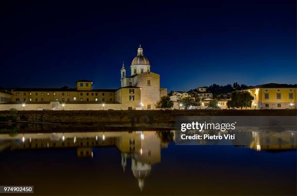 la chiesa di san frediano, in un gelido tramonto di dicembre - dicembre stock-fotos und bilder