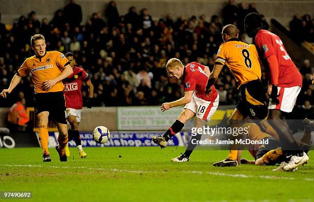 Paul Scholes of Manchester United scores his goal during the Barclays Premier League match between Wolverhampton Wanderers and Manchester United at...