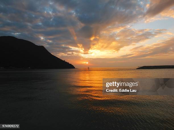 sunset in tai o - tai o fotografías e imágenes de stock