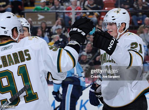 Loui Eriksson of the Dallas Stars celebrates his goal with Brad Richards against the Pittsburgh Penguins on March 6, 2010 at Mellon Arena in...