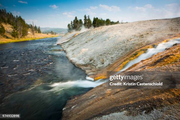 midway geyser basin - midway geyser basin stock-fotos und bilder