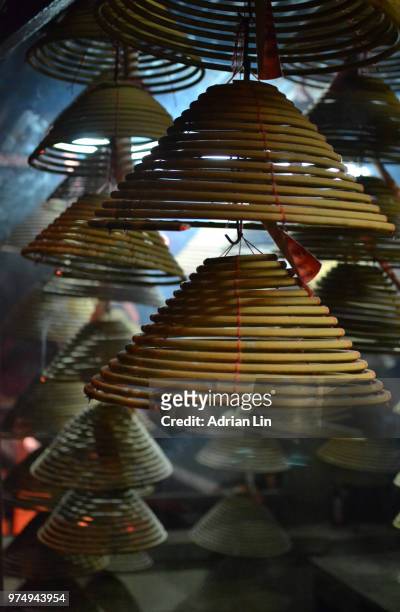 incense coils - incense coils stock-fotos und bilder