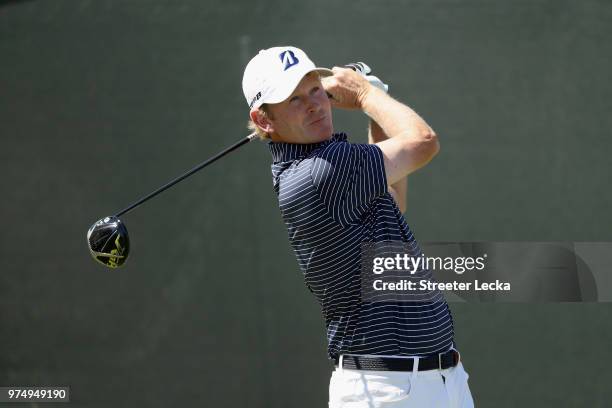 Brandt Snedeker of the United States plays his shot from the fourth tee during the first round of the 2018 U.S. Open at Shinnecock Hills Golf Club on...