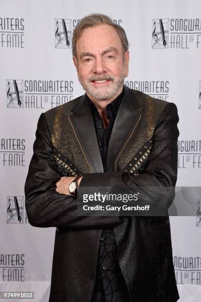 Johnny Mercer Award Honoree Neil Diamond poses backstage during the Songwriters Hall of Fame 49th Annual Induction and Awards Dinner at New York...