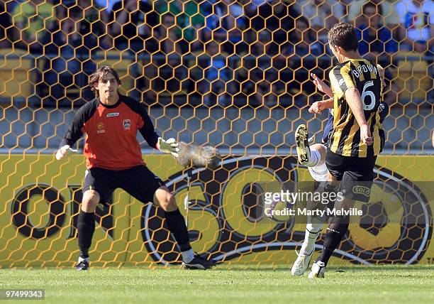 Tim Brown of the Phoenix kicks a goal during the A-League Minor Semi Final match between the Wellington Phoenix and the Newcastle Jets at Westpac...