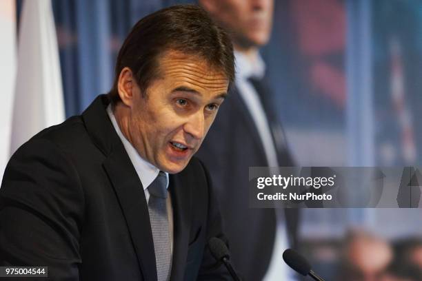 Julen Lopetegui the new head coach of Real Madrid poses with Florentino Perez, President of Real Madrid at Santiago Bernabeu Stadium on June 14, 2018...