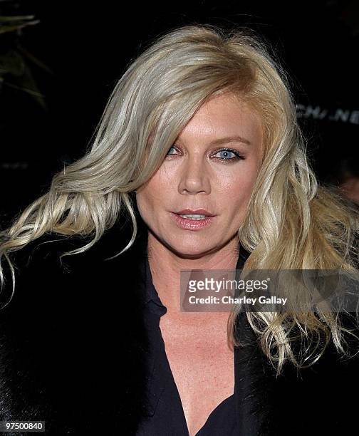 Actress Peta Wilson arrives at the Chanel and Charles Finch hosted pre-Oscar dinner at Madeo Restaurant on March 6, 2010 in Los Angeles, California.