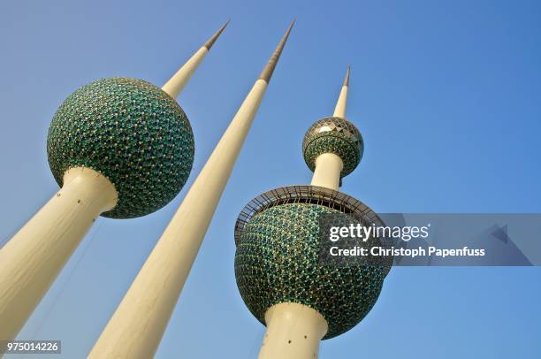the towers - kuwait towers stock pictures, royalty-free photos & images
