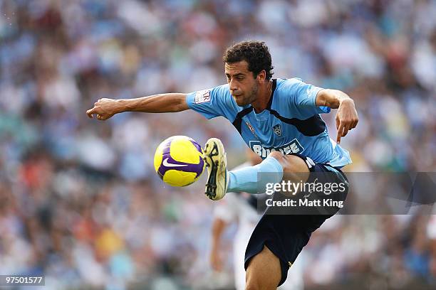 Alex Brosque of Sydney controls the ball during the A-League Major Semi Final match between Sydney FC and Melbourne Victory at Sydney Football...