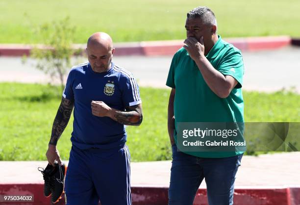 Jorge Sampaoli coach of Argentina and Claudio Tapia President of AFA talk prior the last training session before their first game of the FIFA World...