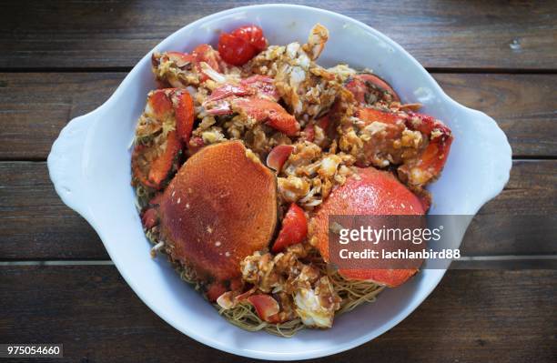 singapore chili crab on plate, singapore - chilli crab stock pictures, royalty-free photos & images