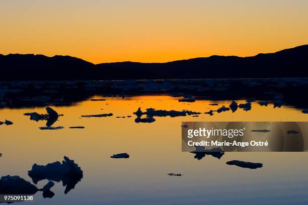 greenland sunset / groenland coucher soleil - marie ange ostré photos et images de collection
