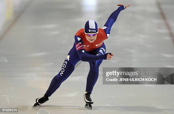 Netherland's Margot Boer competes in the women's 500m Speed skating race of the ISU World Cup in the eastern German city of Erfurt on March 7, 2010....