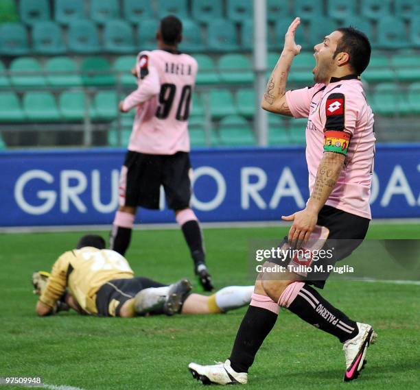 Fabrizio Miccoli of Palermo celebrates after scoring during the Serie A match between US Citta di Palermo and AS Livorno Calcio at Stadio Renzo...