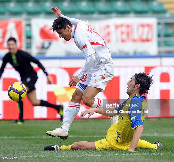 Paulo Barreto of Bari and Davide Mandelli of Chievo in action during the Serie A match between AS Bari and AC Chievo Verona at Stadio San Nicola on...