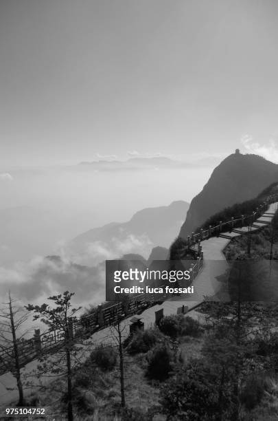 footpath by mount emei, sichuan province, china - emei shan stock pictures, royalty-free photos & images
