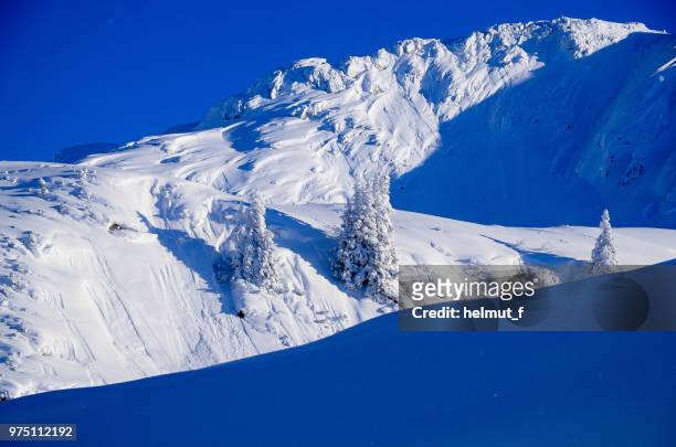 mountains in snow, st. christoph, arlberg, austria - lechtal alps stockfoto's en -beelden