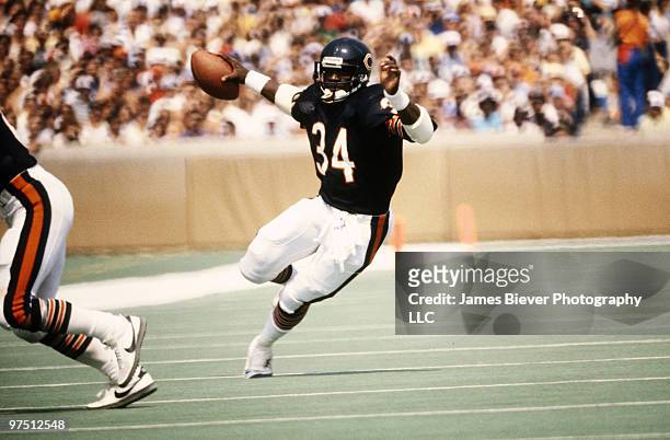 Running back Walter Payton of the Chicago Bears in 1983.
