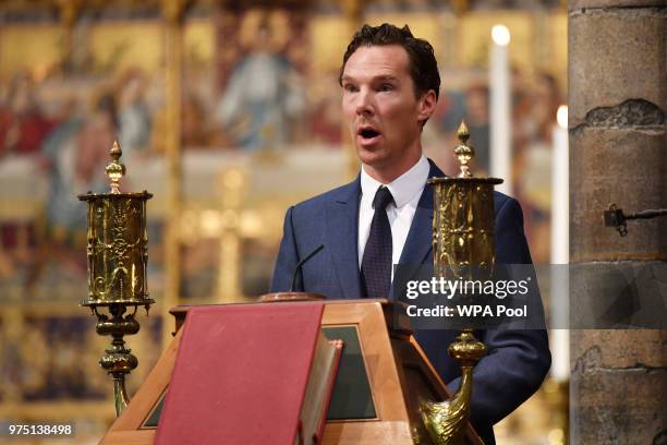 Avtor Benedict Cumberbatch speaks at Professor Stephen Hawking's memorial service at Westminster Abbey on June 15, 2018 in London, England. The world...