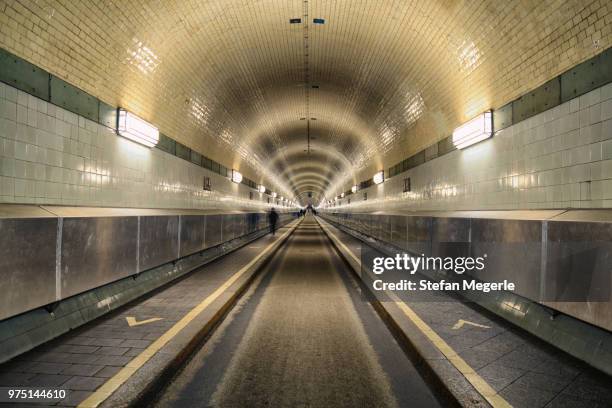 alter elbtunnel, tunnel under elbe river, hamburg, germany - elbtunnel stock-fotos und bilder