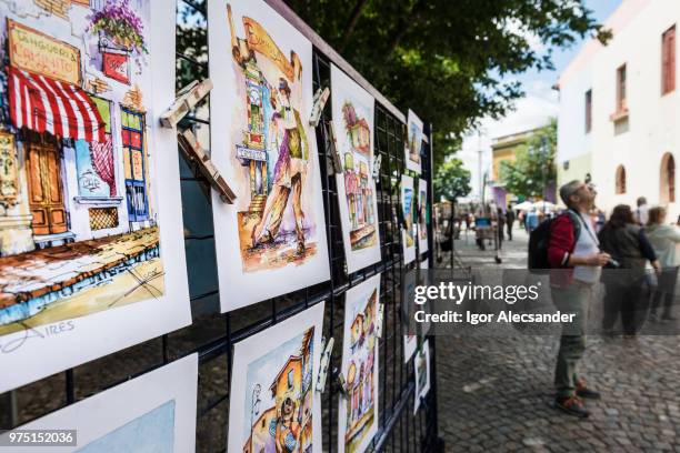 artistic paintings in caminito, buenos aires - buenos momentos stock pictures, royalty-free photos & images