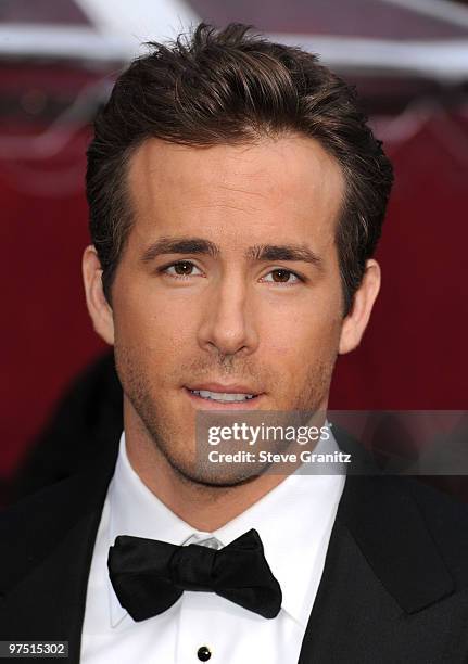 Actor Ryan Reynolds arrives at the 82nd Annual Academy Awards held at the Kodak Theatre on March 7, 2010 in Hollywood, California.