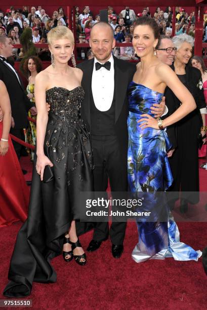 Actors Carey Mulligan, Peter Sarsgaard and Maggie Gyllenhaal arrive at the 82nd Annual Academy Awards held at Kodak Theatre on March 7, 2010 in...