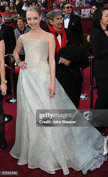 Actress Amanda Seyfried arrives at the 82nd Annual Academy Awards held at Kodak Theatre on March 7, 2010 in Hollywood, California.