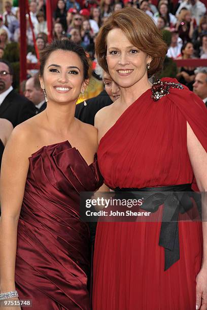 Actresses Penelope Cruz and Sigourney Weaver arrive at the 82nd Annual Academy Awards held at Kodak Theatre on March 7, 2010 in Hollywood, California.