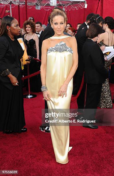 Actress Sarah Jessica Parker arrives at the 82nd Annual Academy Awards held at Kodak Theatre on March 7, 2010 in Hollywood, California.