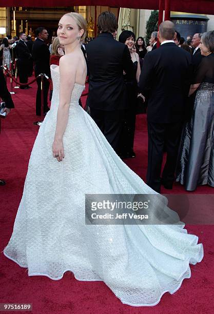 Actress Amanda Seyfried arrives at the 82nd Annual Academy Awards held at the Kodak Theatre on March 7, 2010 in Hollywood, California.