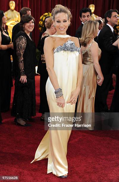 Actress Sarah Jessica Parker arrives at the 82nd Annual Academy Awards held at Kodak Theatre on March 7, 2010 in Hollywood, California.