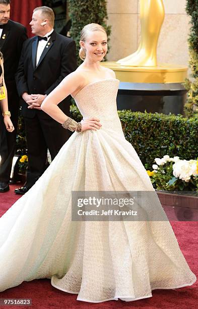 Actress Amanda Seyfried arrives at the 82nd Annual Academy Awards held at the Kodak Theatre on March 7, 2010 in Hollywood, California.