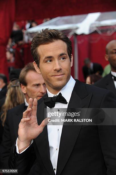 Actor Ryan Reynolds arrives at the 82nd Academy Awards at the Kodak Theater in Hollywood, California on March 07, 2010. AFP PHOTO Mark RALSTON