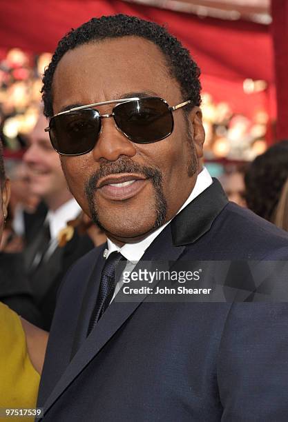 Director Lee Daniels arrives at the 82nd Annual Academy Awards held at Kodak Theatre on March 7, 2010 in Hollywood, California.