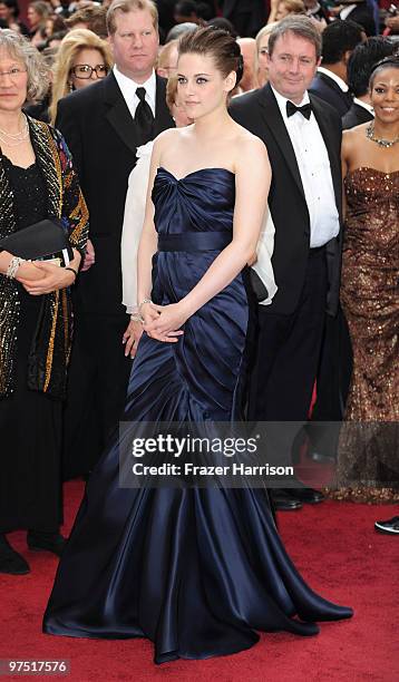 Actress Kristen Stewart arrives at the 82nd Annual Academy Awards held at Kodak Theatre on March 7, 2010 in Hollywood, California.