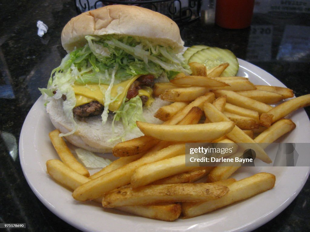 BACON CHEESEBURGER WITH FRIES