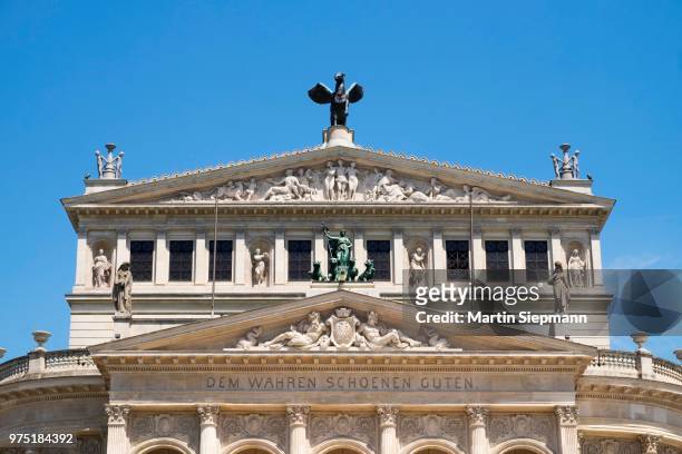 alte oper opera house, frankfurt am main, hesse, germany - frontão triangular imagens e fotografias de stock