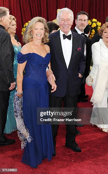 Actors Elaine Taylor and Christopher Plummer arrive at the 82nd Annual Academy Awards held at Kodak Theatre on March 7, 2010 in Hollywood, California.