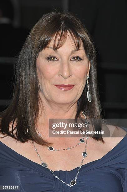 Actress Anjelica Huston arrives at the 2010 Vanity Fair Oscar Party hosted by Graydon Carter held at Sunset Tower on March 7, 2010 in West Hollywood,...