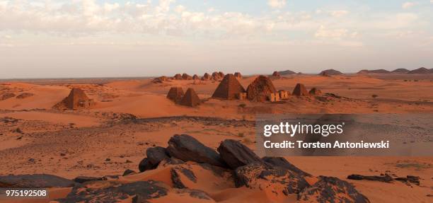 pyramids of meroe at sunrise, nubian desert, nubia, nahr an-nil, sudan - meroe bildbanksfoton och bilder