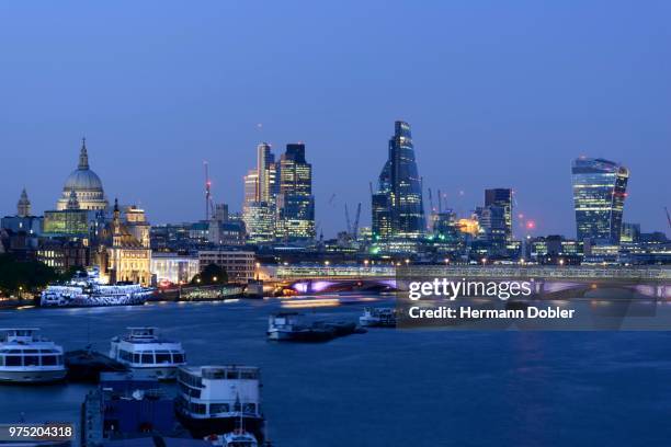 city centre with st. paul's cathedral and modern skyscrapers, thames, london, england, united kingdom - st paul's cathedral london stock pictures, royalty-free photos & images