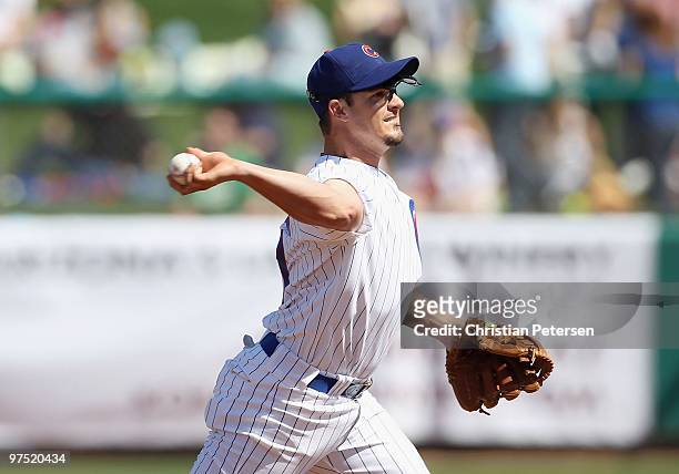 Infielder Ryan Theriot of the Chicago Cubs in action during the MLB spring training game against the Oakland Athletics at HoHoKam Park on March 4,...