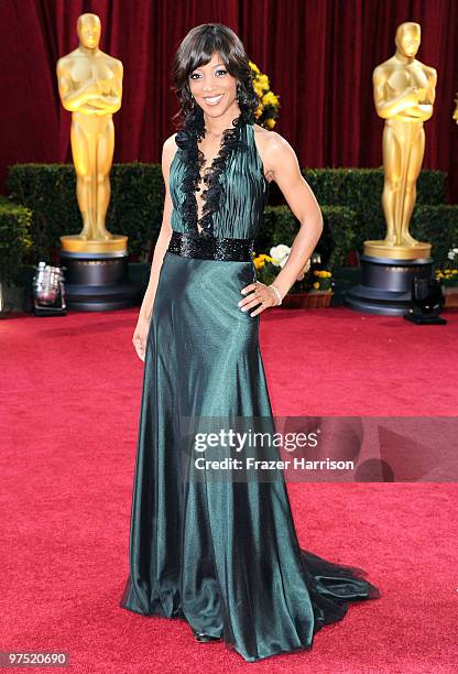 Personality Shaun Robinson arrives at the 82nd Annual Academy Awards held at Kodak Theatre on March 7, 2010 in Hollywood, California.